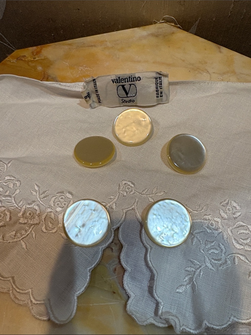 Valentino Studio Vtg. Cream Mother-of-Pearl Button Set - 5 Pieces, Lace collar